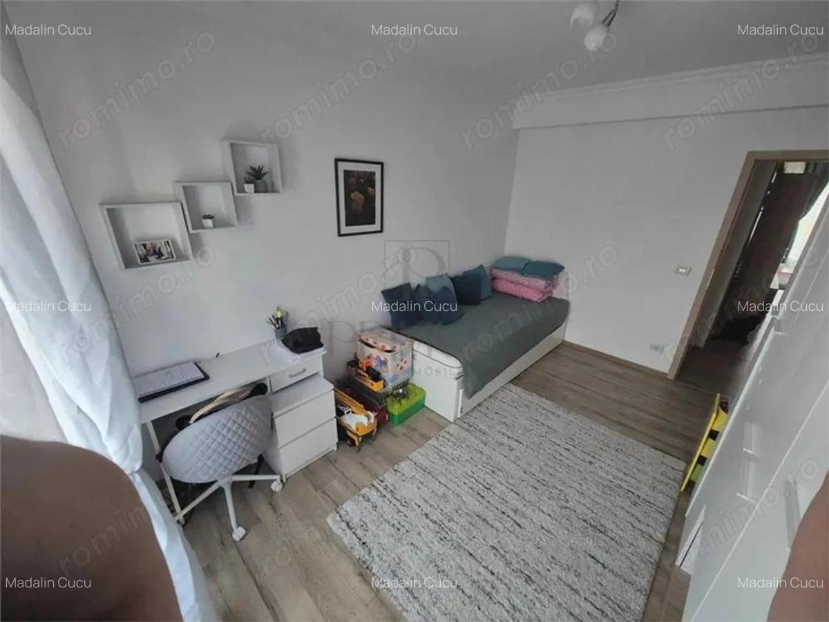 GIROC - 3 CAM - ETJ.1 - LOC PARCARE - BLOC - VILA - SPATIOS - ZONA EXCELENTA- - 2