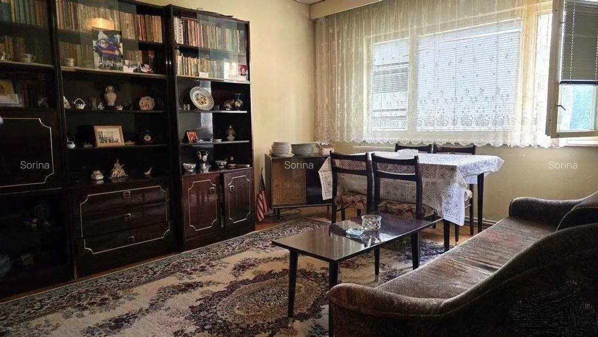 De vanzare apartament 2 camere, decomandat, ultracentral, Deva - 1