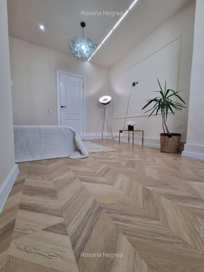 Apartament  cu 2 camere, ultrafinisat, zona semicentrala, etaj intermediar - 4