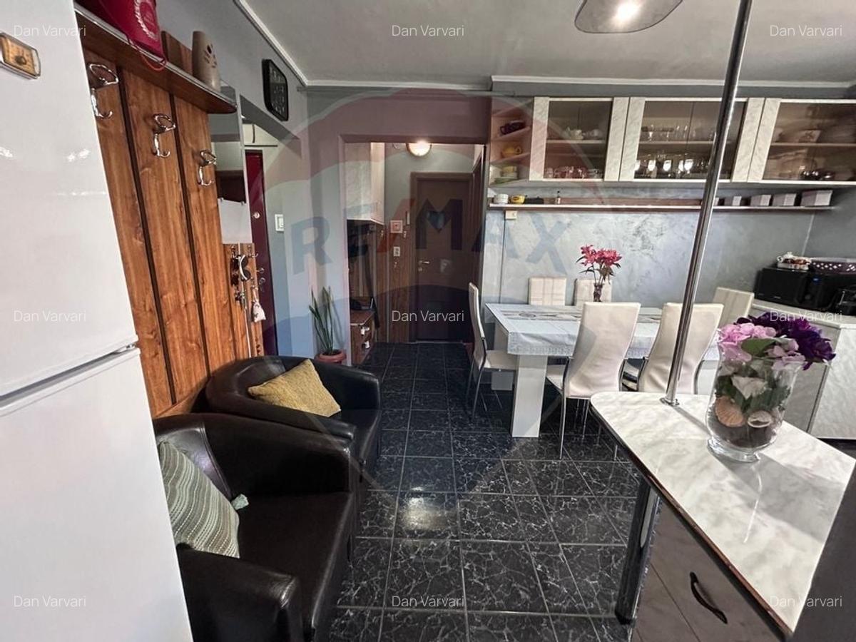 Apartament cu 3 camere decomandat, mobilat în Central - 8