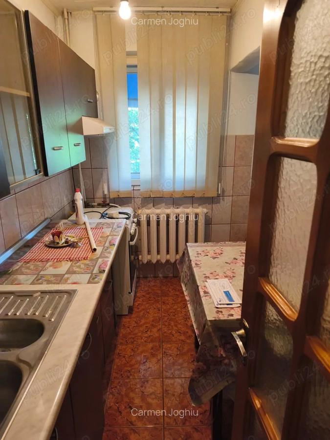 Vand apartament cu 3 camere . Zona sud. Foc?ani. - 2