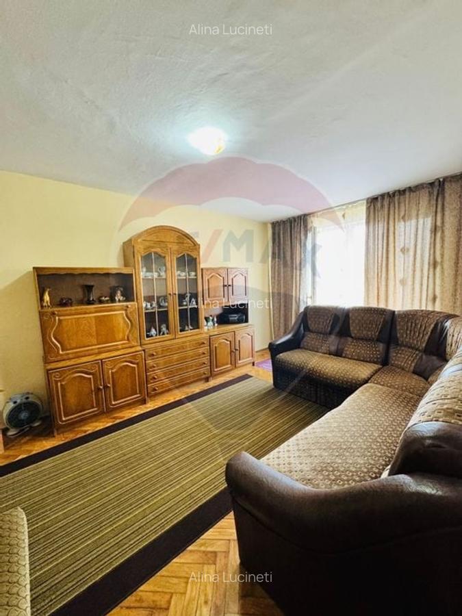 Apartament cu 3 camere de vanzare in zona Central - 3