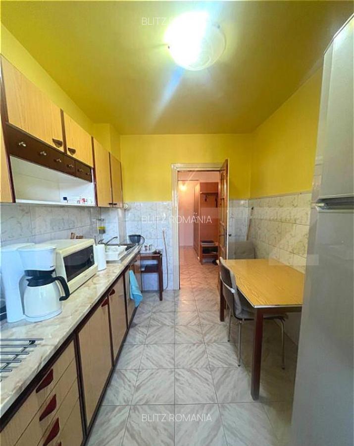 Apartament cu 3 camere, decomandat, zona Lipovei - 8
