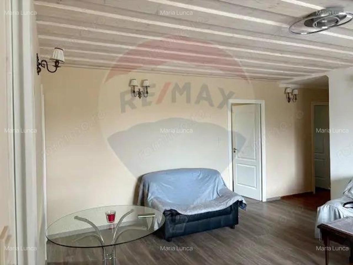 Casa / Vila cu 4 camere de vanzare - 13