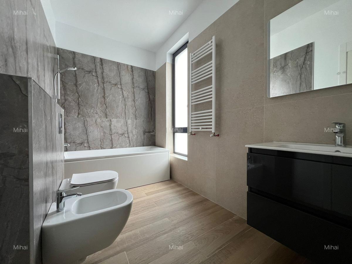 LA CHEIE! The Class Villas Tunari, TEREN 300 MP școală Americana 3 min. - 11