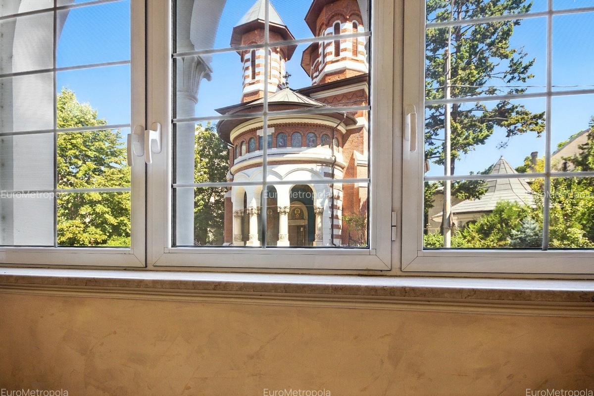Vila cu arhitectura deosebita, adiacent Bd-ului Lascar Catargiu, refacuta integr - 6