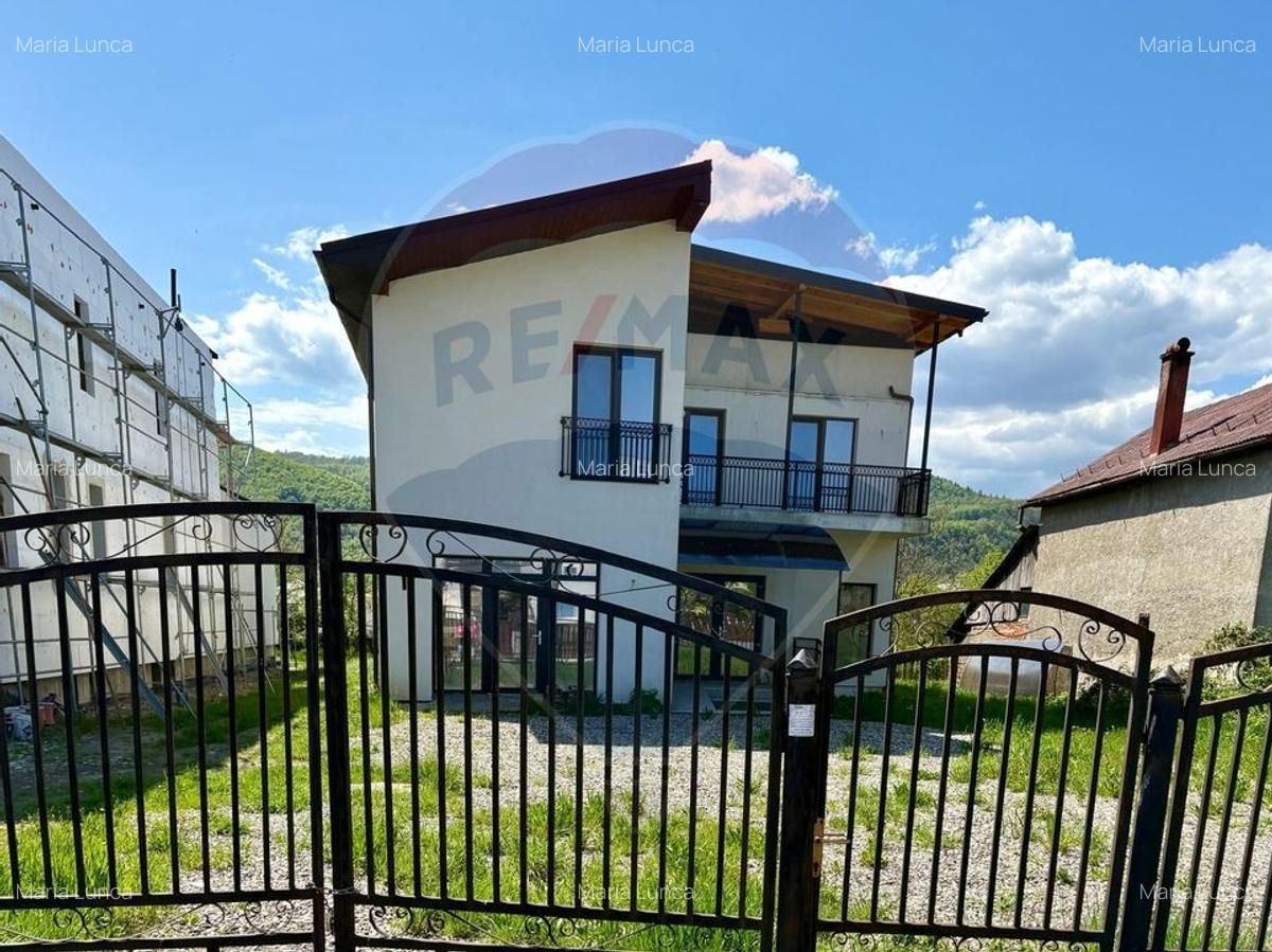 Casa / Vila cu 8 camere de vanzare in zona Sud-Est - 3