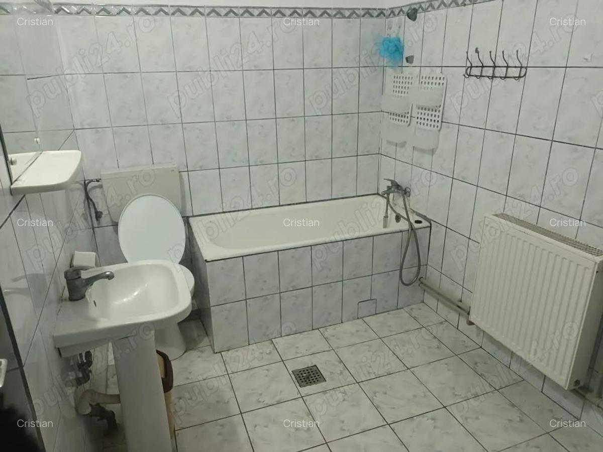 Inchiriez casa cu 3 camere - 5