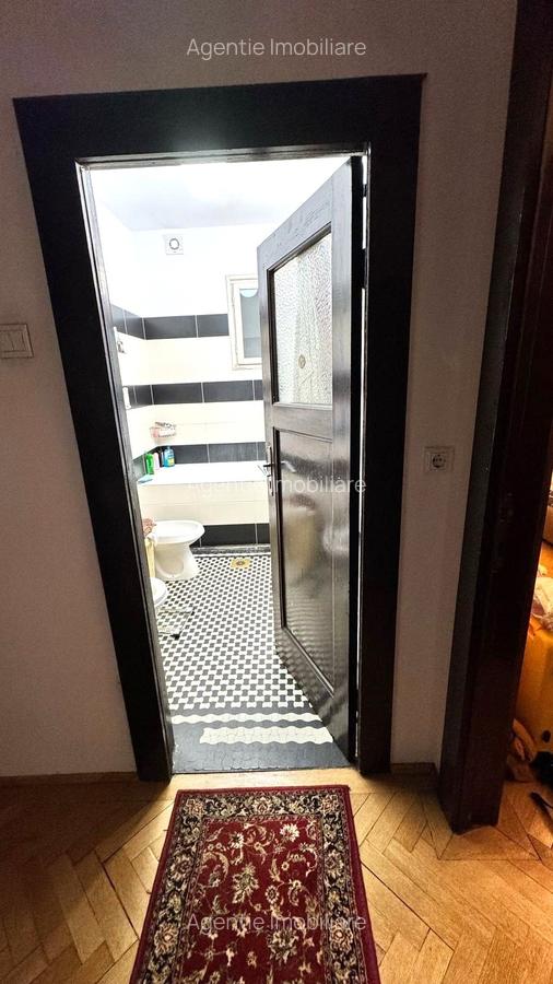 4 camere Magheru, interbelic, circular,2 balcoane, 2 băi geam, terasă, boxă, ASE - 10