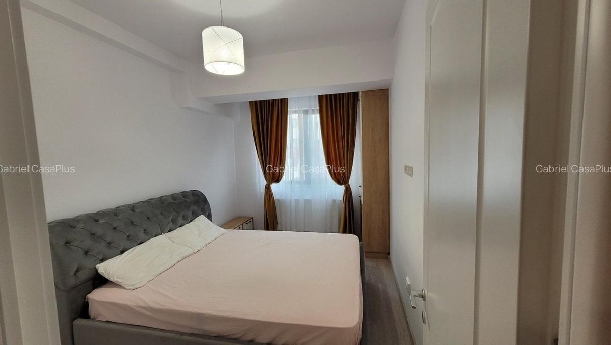 Apartament cu 3 camere decomandat în Palat - 2