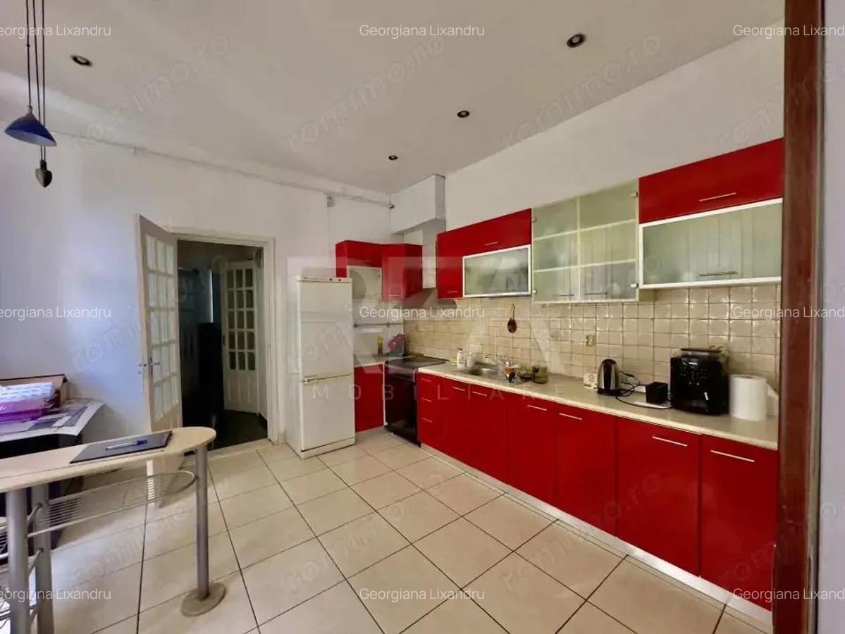 Vila 6 camere, Titulescu, Curte ?i zona de relaxare Metrou la 7 minute - 10