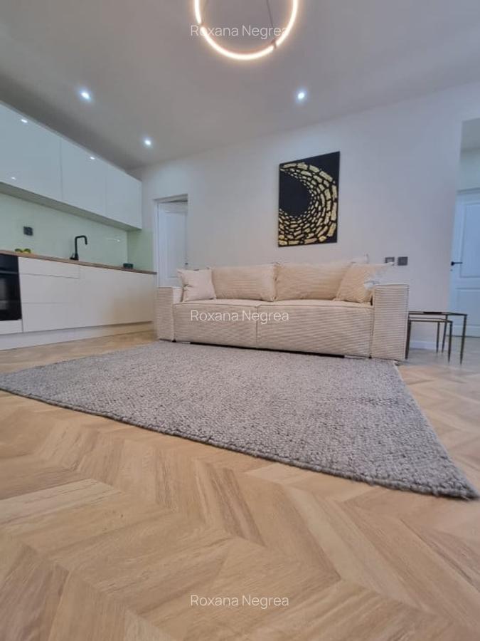 Apartament  cu 2 camere, ultrafinisat, zona semicentrala, etaj intermediar - 11