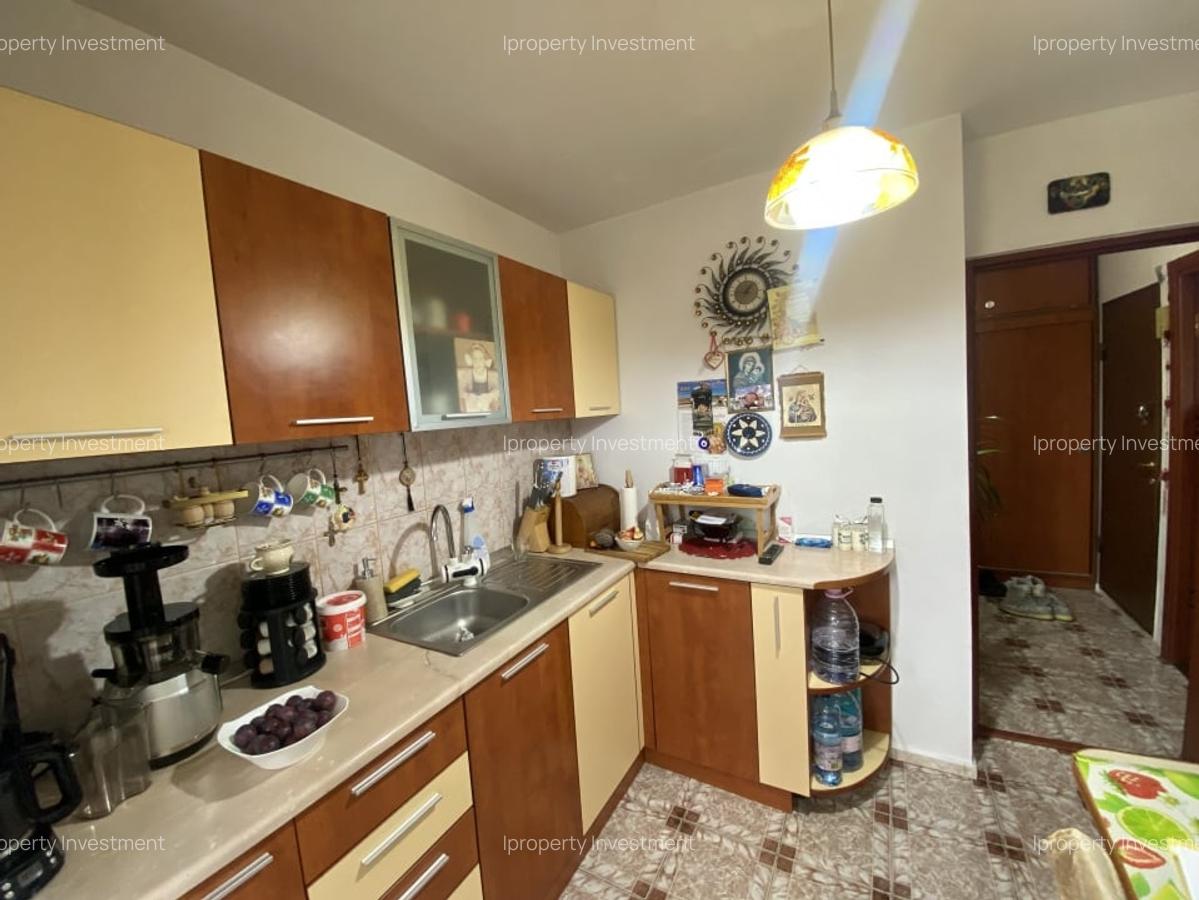 3 camere | Titan | Metrou 1 decembrie | balcon | 70 mp | 1981 - 8