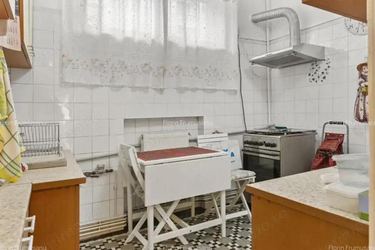 Apartament 4 camere, 117 mp,etaj 1, ultracentral P-?a Sfin?ii Voievozi, ASE - 9