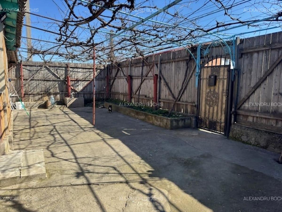Casă cu 4 camere în Palazu Mare - 14