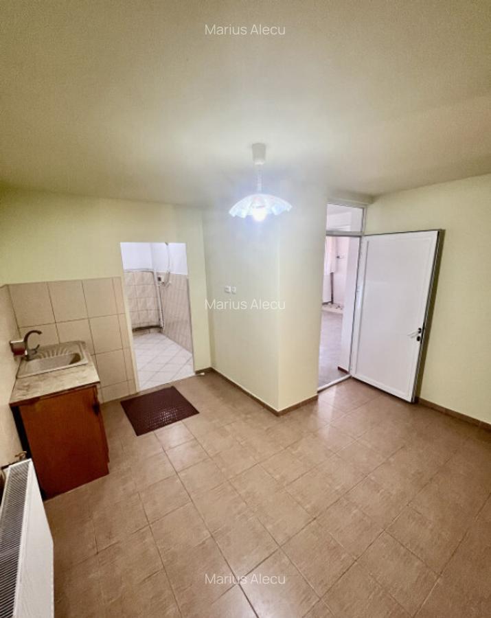 Casa de vanzare Frumusani - Spatiu Comercial la Parter - 25 - 15