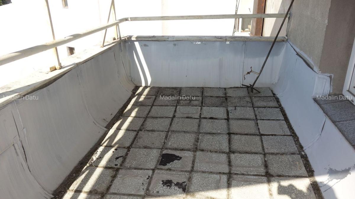 Calea  Victoriei-Piata Sfintii Voievozi: 171mp+55 mp terasa - 27