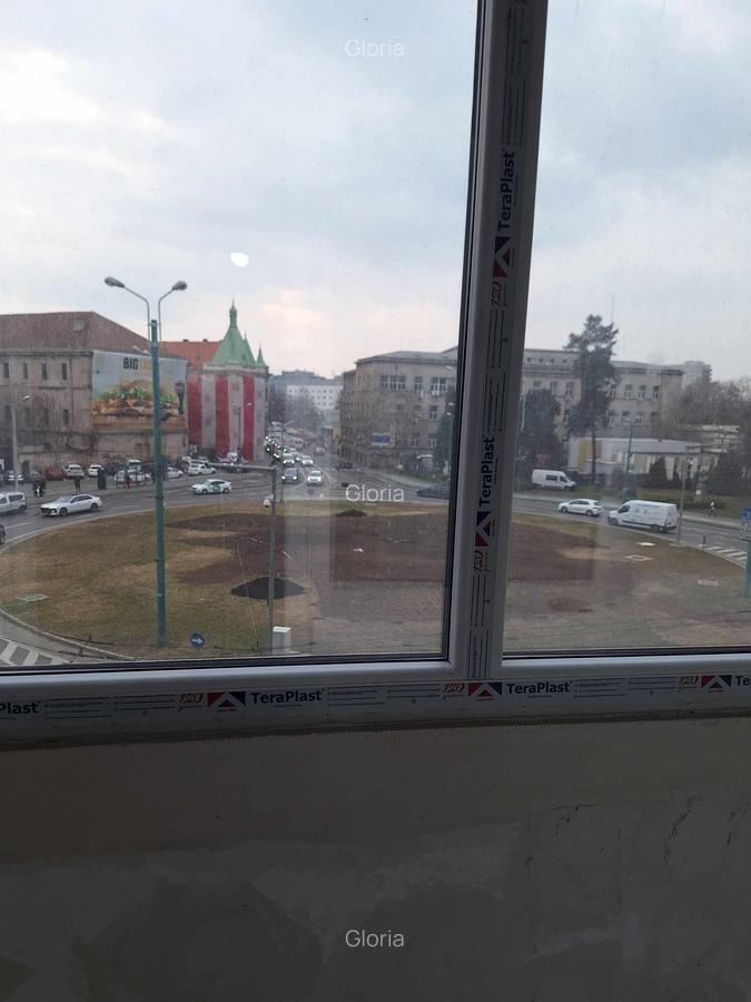 Apartament cu 3 camere decomandat, mobilat în P-ța Unirii - 13