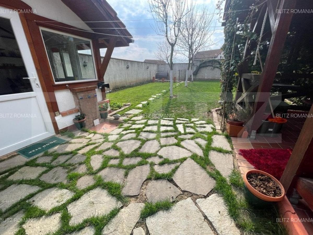 Proprietate versatila cu doua apartamente si casa cu trei nivele - 1
