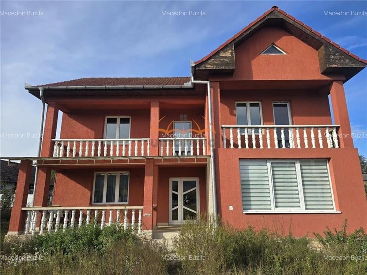 Casa de vanzare in Fundatura front 25m la E576/ 1C. - 3