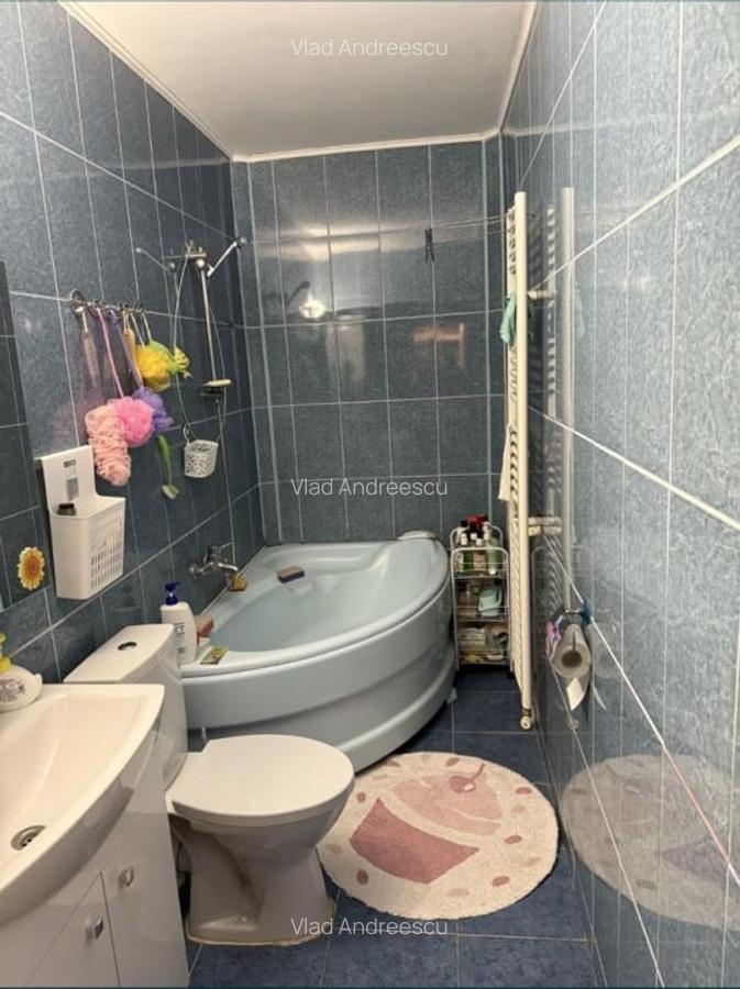 De vanzare apartament cu 3 camere - 7