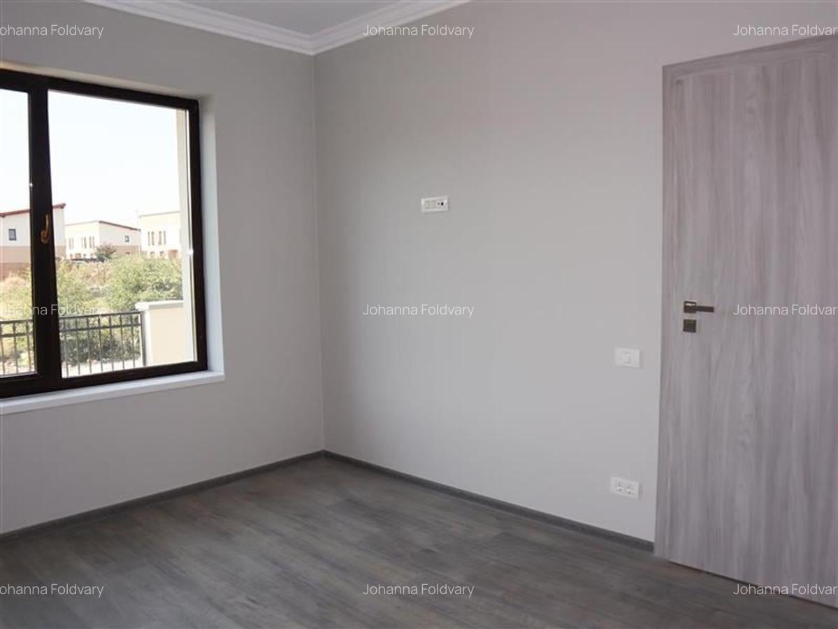 Casă cu 5 camere în Dumbrăvița - 14