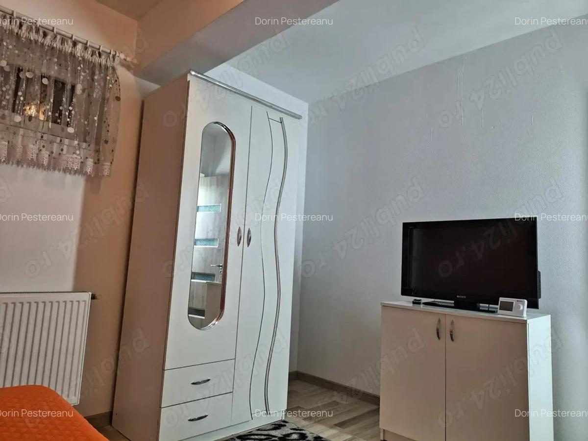 Inchiriez apartament 2 camere in zona 1Mai - 8