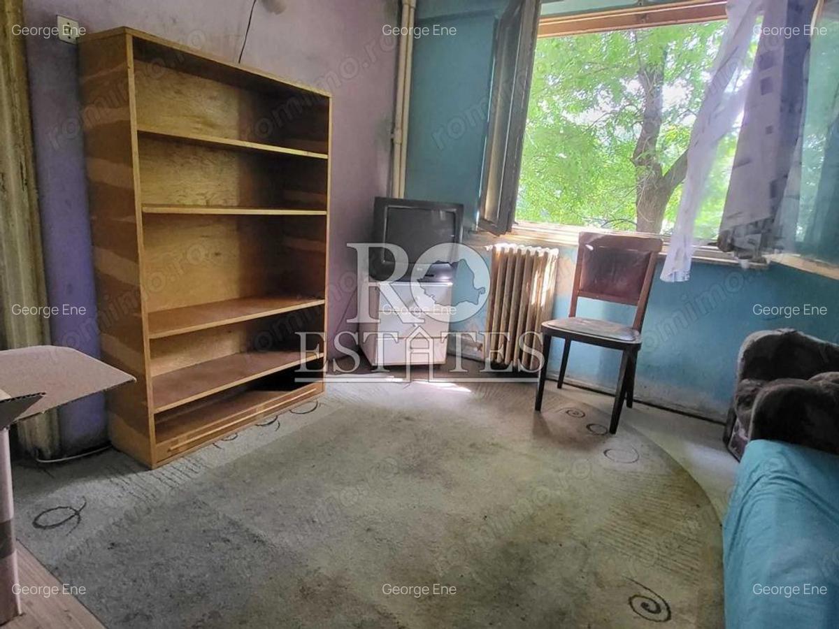 Apartament 3 camere vanzare zona Progresul vedere spatiu verde - 3