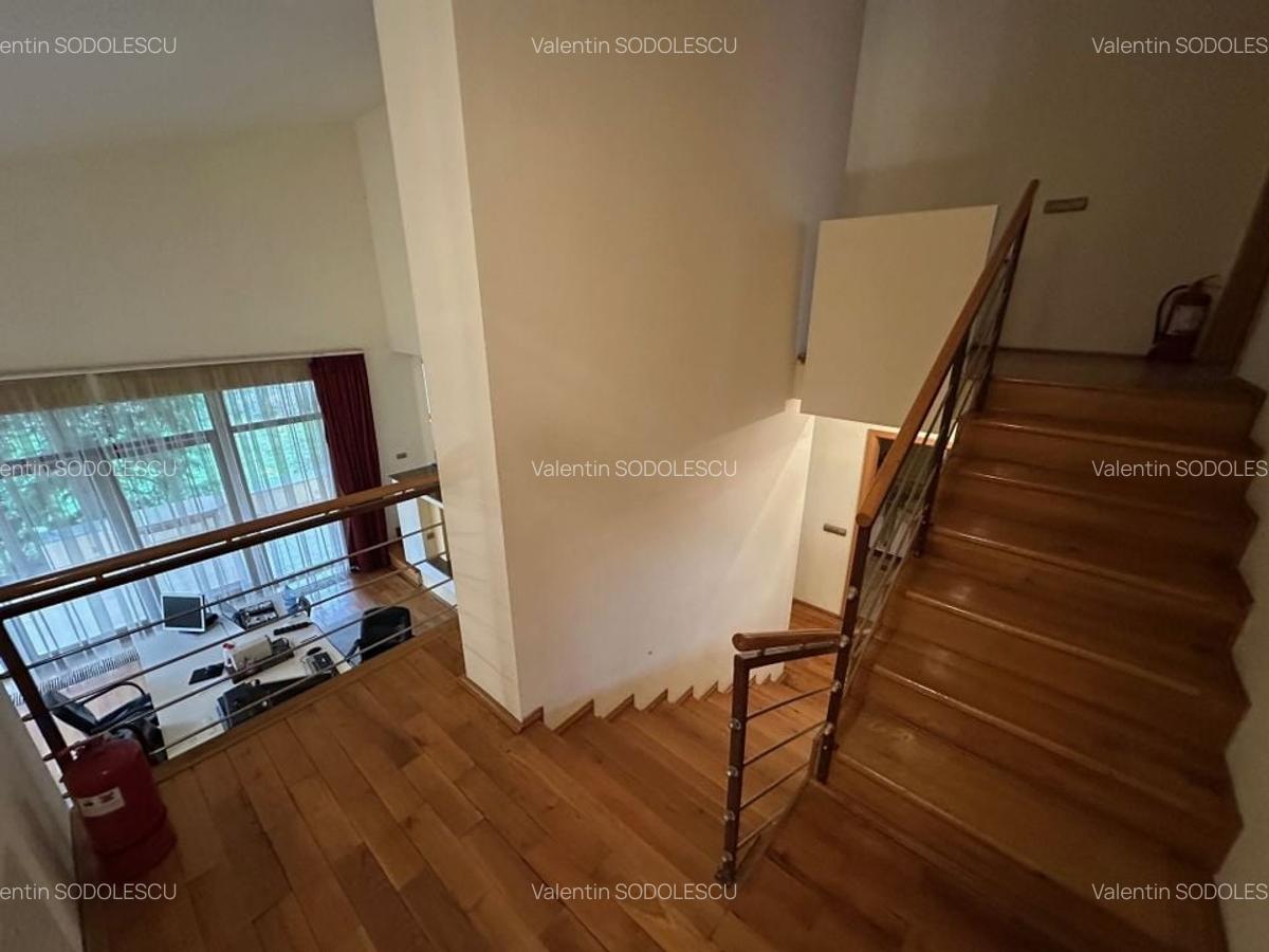 Casă / Vilă cu 6 camere în zona  Calea Aradului - 37