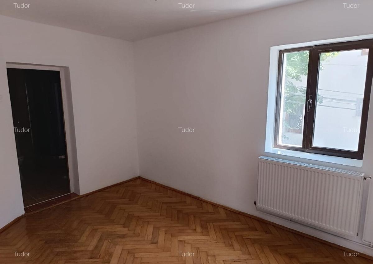 Casa/cladire (spa?iu comercial) de inchiriat Iasi zona Motel Bucium - 5