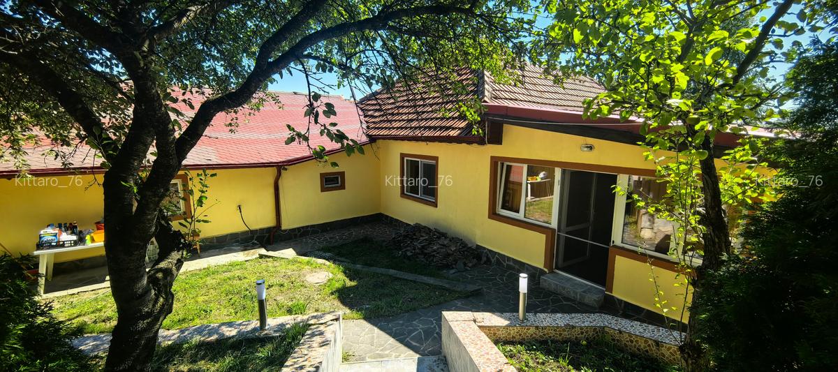 Casa Breaza , situata in zona de deal ,in mijlocul naturii ,spectacol de lumini - 1
