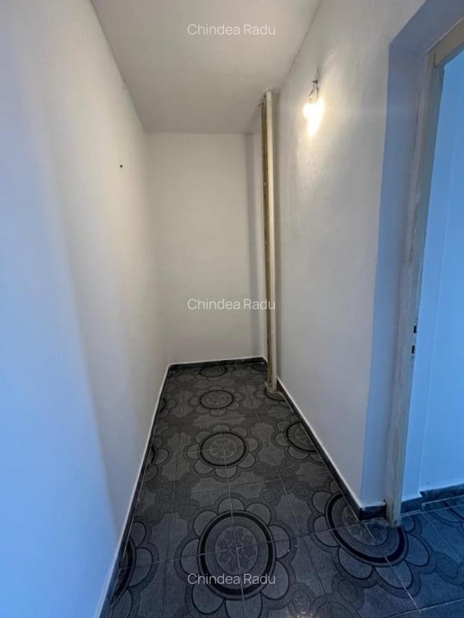 Apartament cu 2 camere in spate la Stadion, et 3 - 5