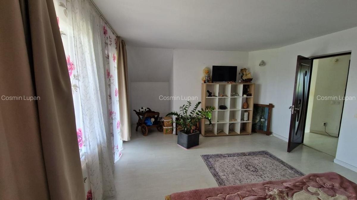 Casă spațioasă cu 4 camere plus teren 5 ari, Baia Mare - 157.000EUR - 12