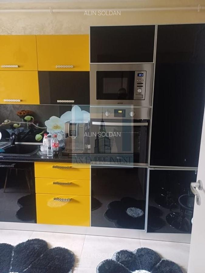 Apartament cu 3 camere decomandat în Noua - 9