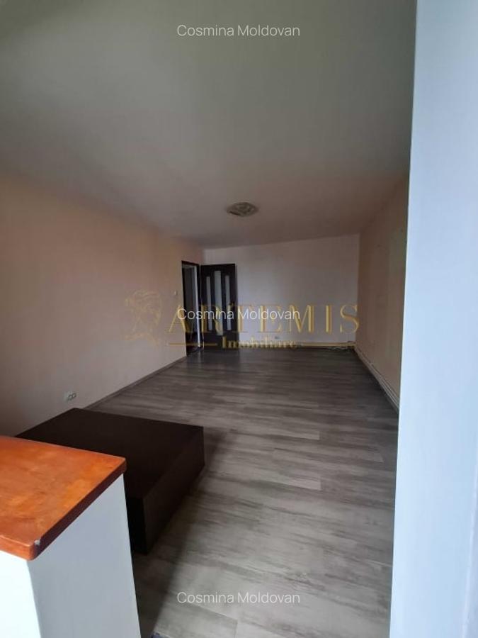 Apartament de 3 camere, decomandat, 68 mp., zona Independentei - 3
