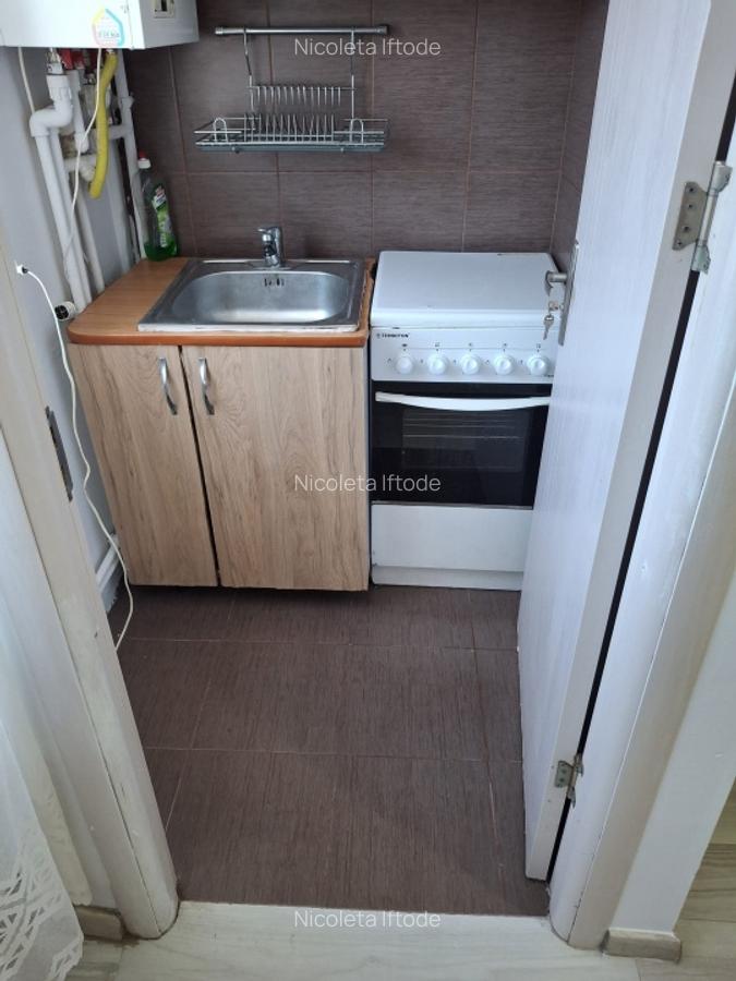 Camera camin, cu baie in interior, renovata, mobilata si utilata complet. - 5