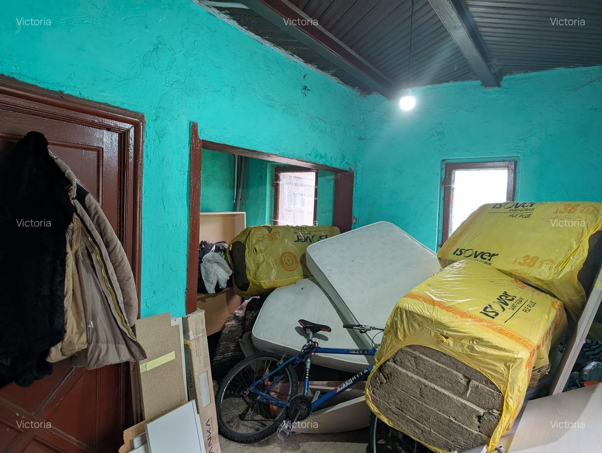 Predeal,P+1,casa din busteni,in spatele terenului-raul Prahova,posibil extindere - 17