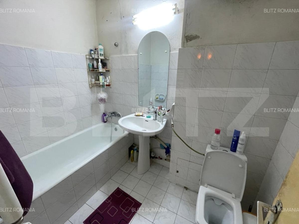 Apartament de vanzare, cu 3 camere, decomandat, 87 mp, zona Gara - 14
