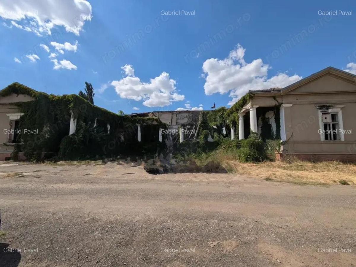 De vanzare teren 1.714 mp cu cladire monument istoric - 5