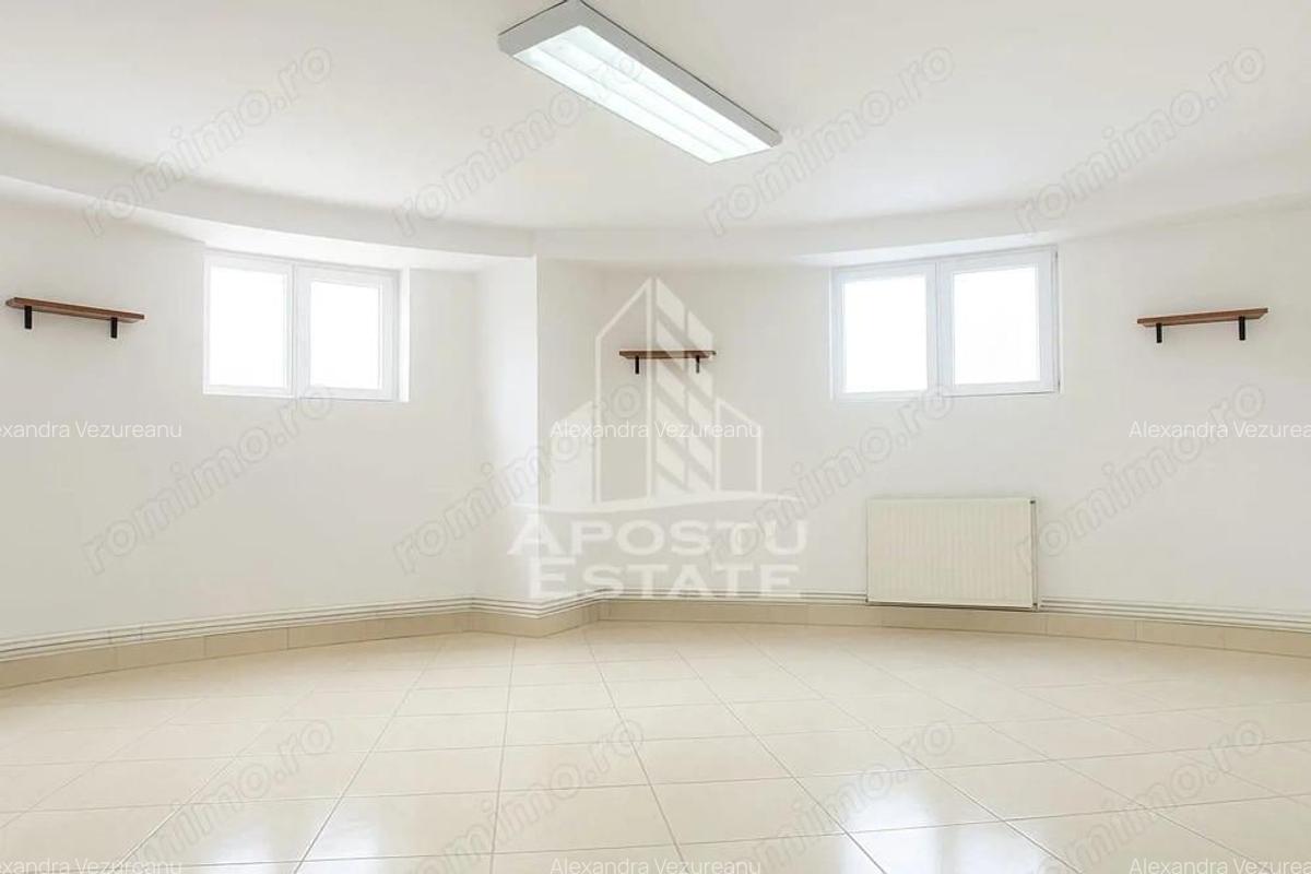 Apartament cu 3 camere, la demisol inalt , zona Steaua - 1