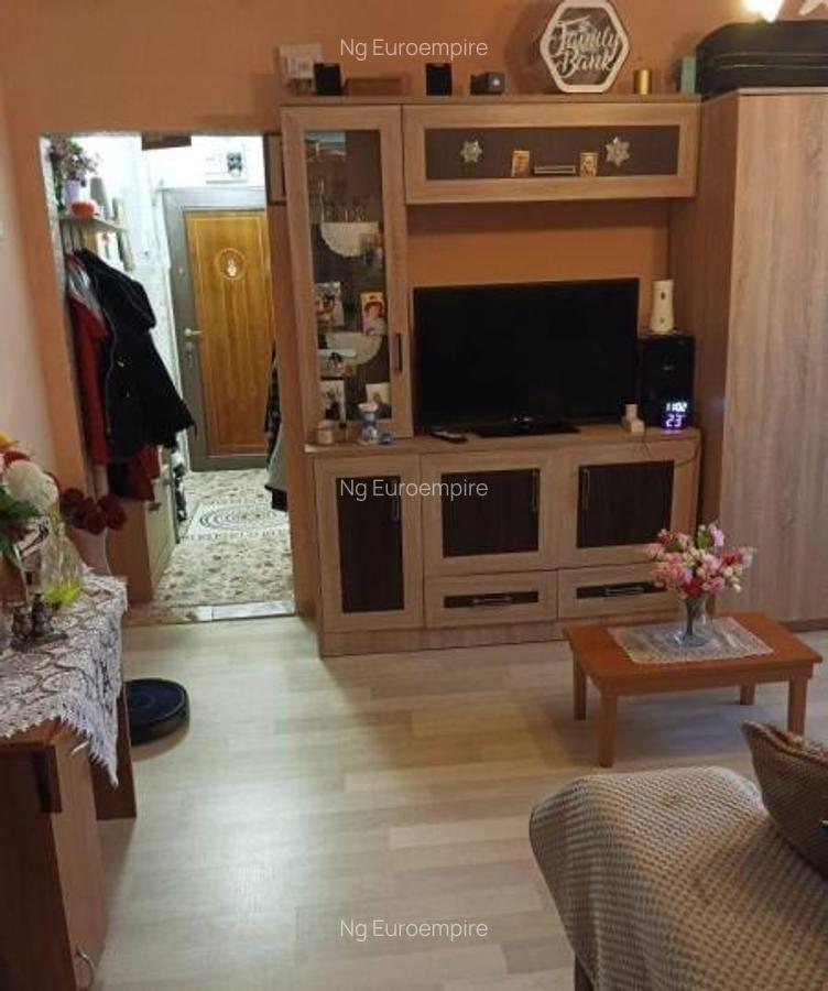 Apartament 2 camere de vanzare zona Poarta 6 - 6