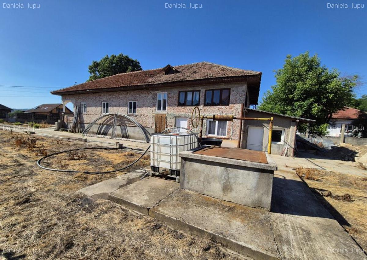 Casa cu teren impresionant in Targu Jiu - 1