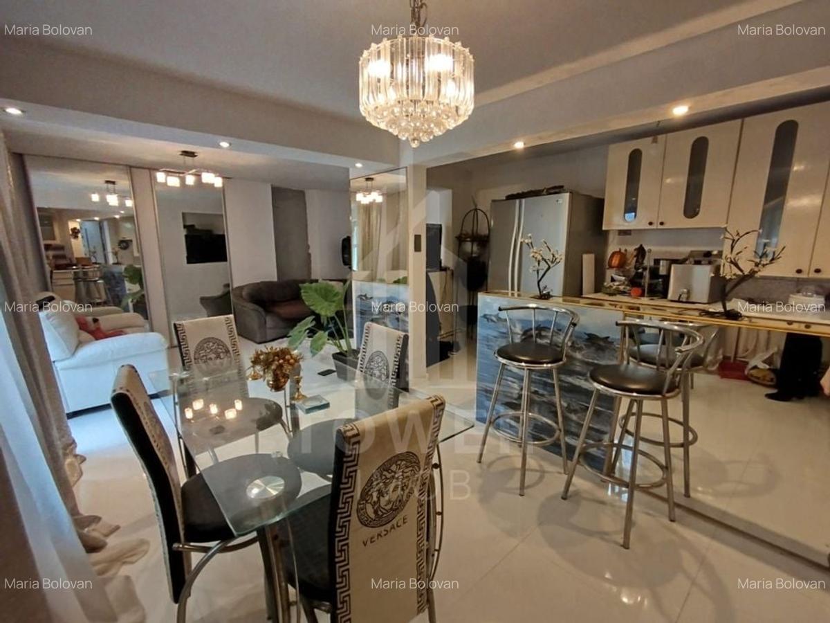 Casa de vanzare cu spatiu comercial la parter - 7