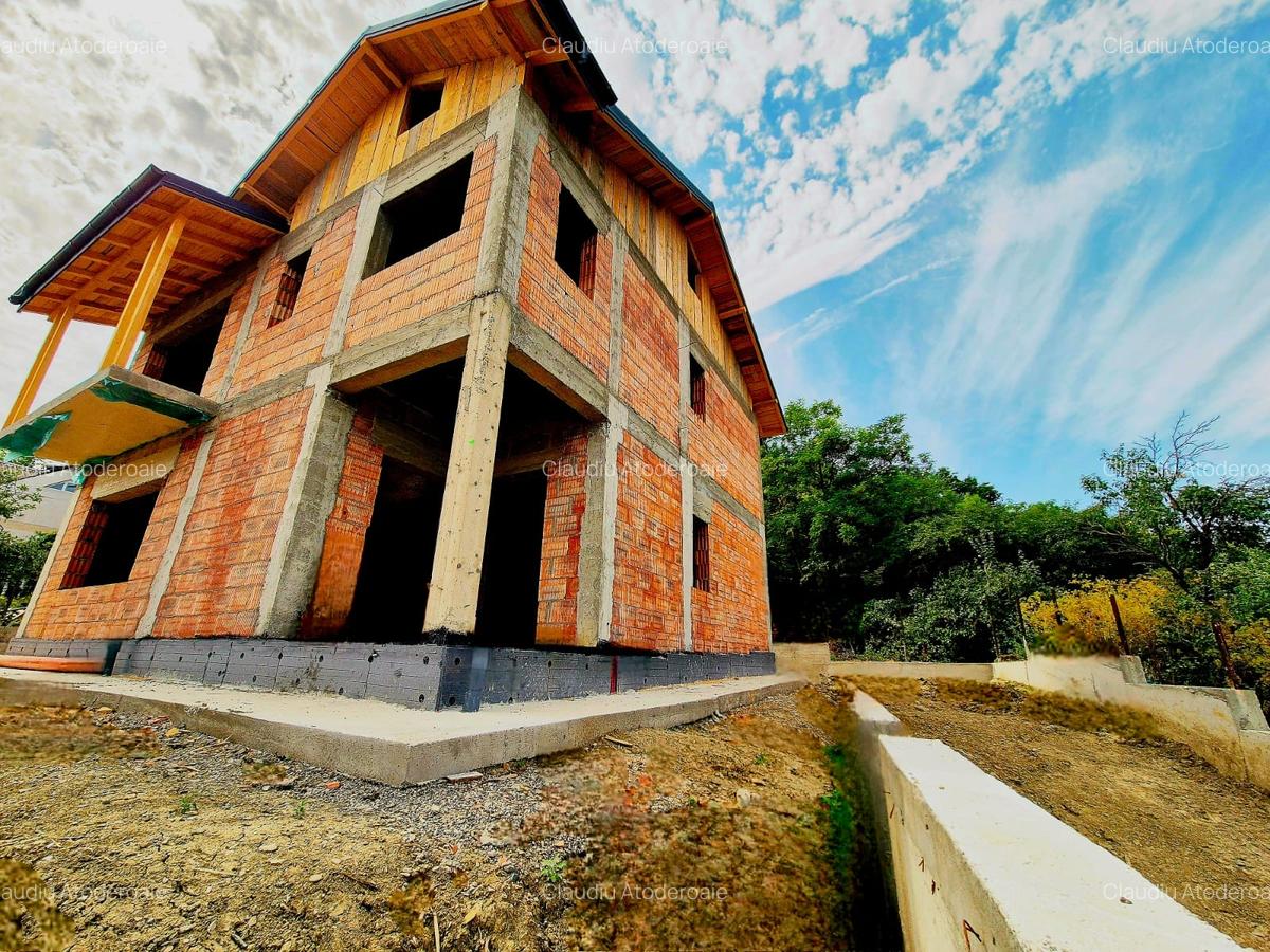 Casă individuala de vânzare la marginea pădurii - 2