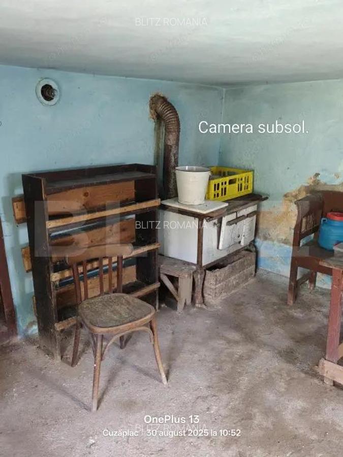 Casa cu 3 camere bucatarie si Baie 70 mp ?i teren de 1300mp - 2