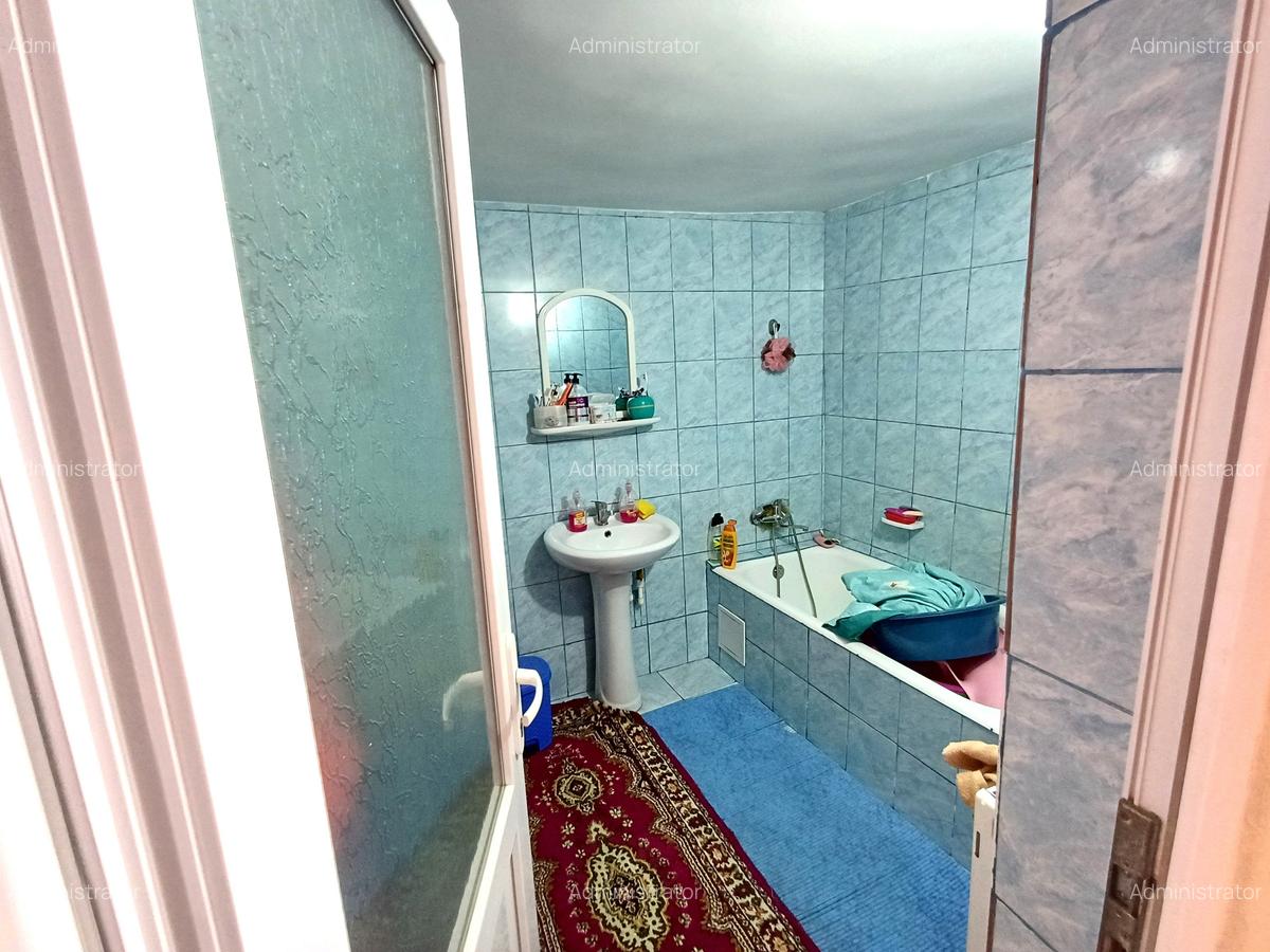 Casă cu 4 camere în Radu Negru - 6