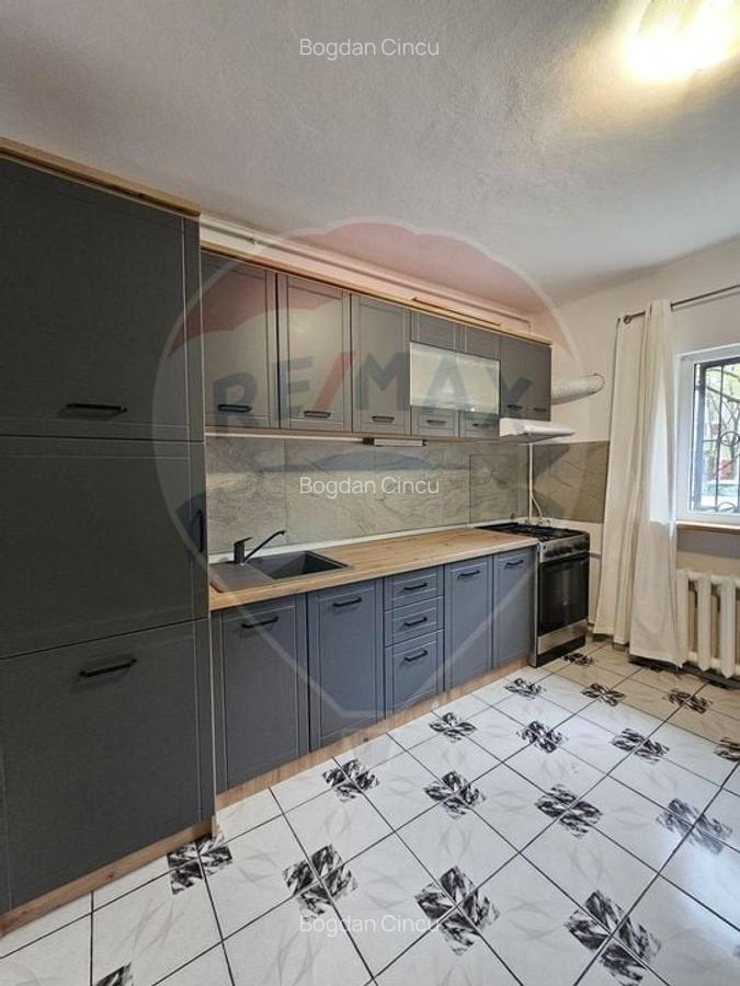 Apartament de inchiriat, 2 camere, 2 bai, zona 13 Septembrie - 4