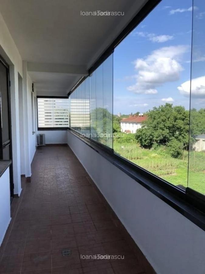 Apartament de lux cu 4 camere in Baneasa - 137 mp, terasa 25 mp, parcare+boxa - 10