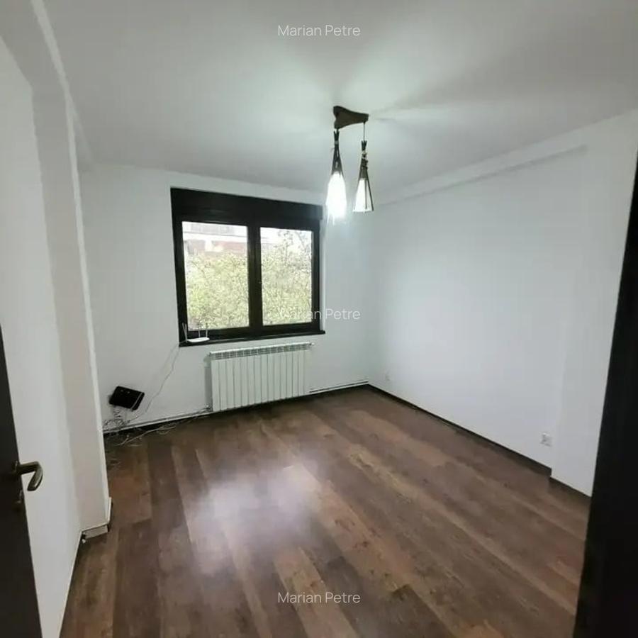Casă cu 4 camere în Barbu Văcărescu - 9