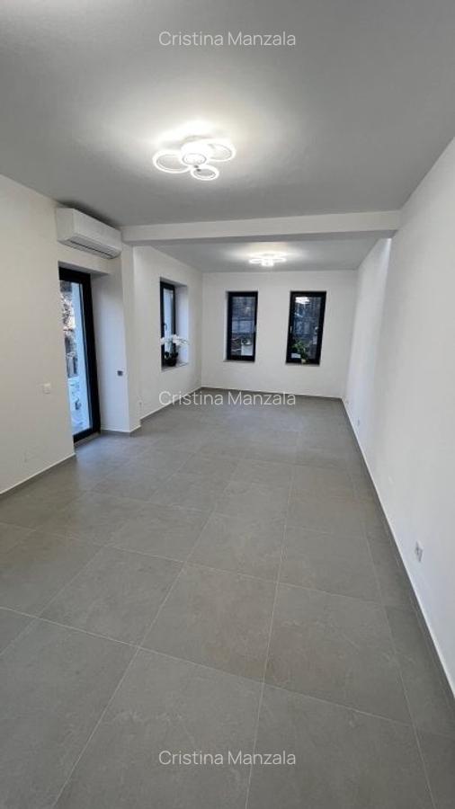 Tineretului-Parcul Carol ,casa renovată P+1,fara curte ,100 mp ,terasa mare - 27